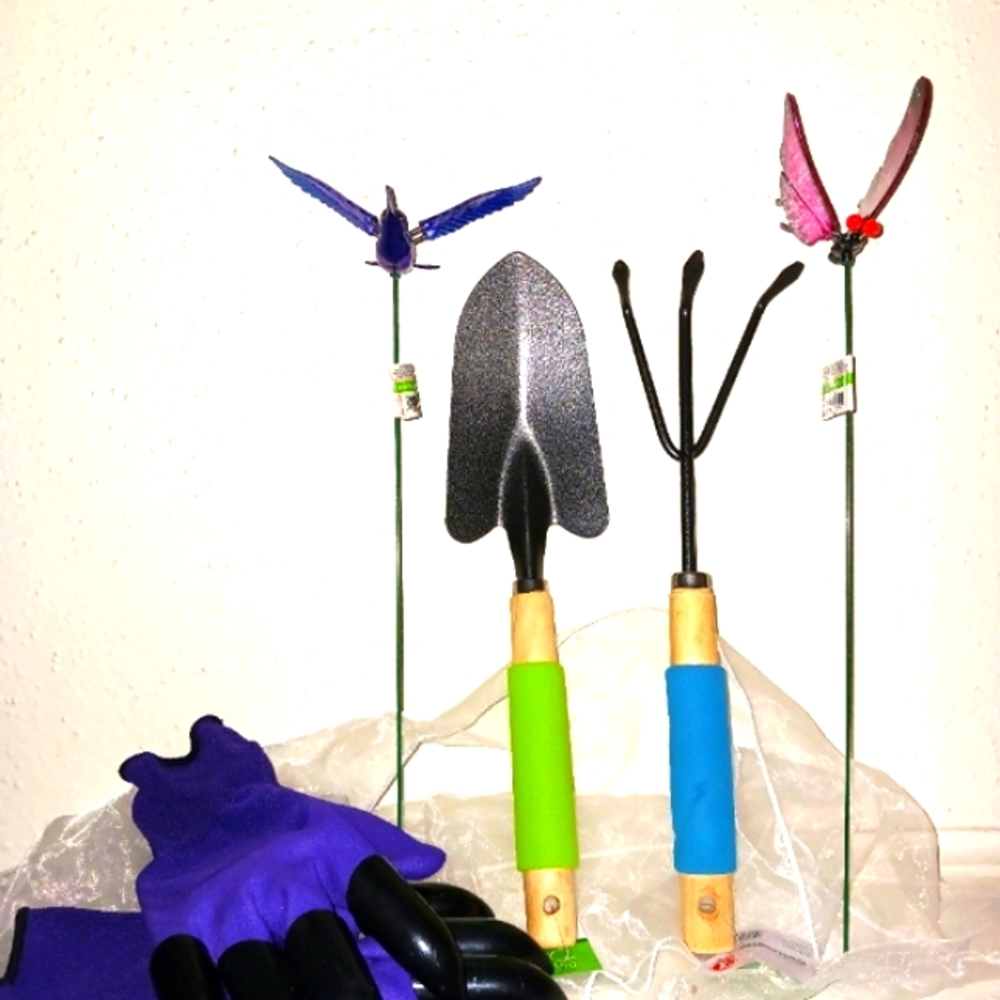 Garden decor and kit
